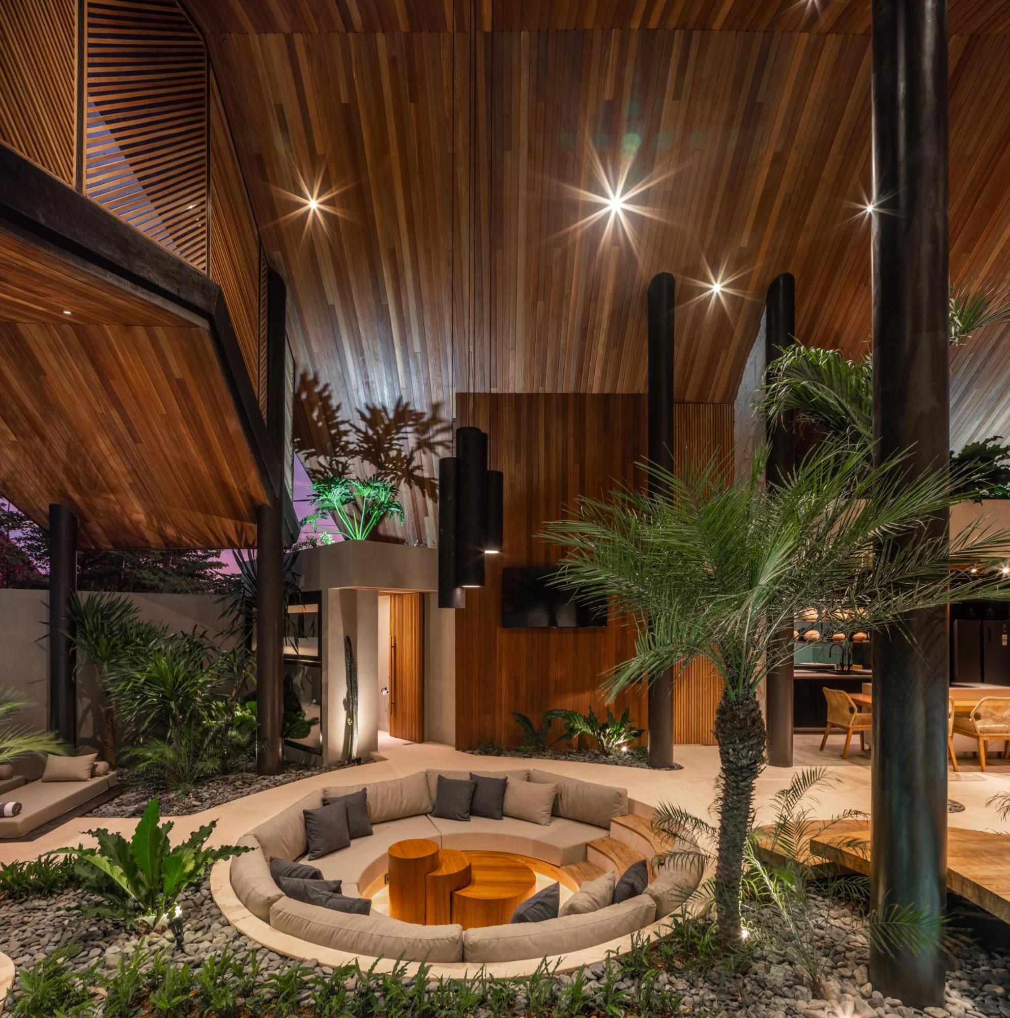 Villa Feh Bali By House Of Winds - Neo Tropical Eden Near Canggu Kerobokan Kültér fotó